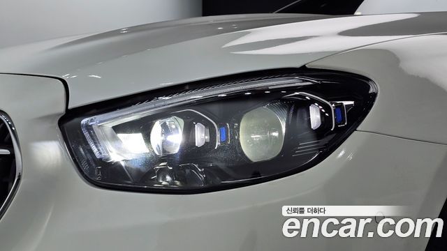 Mercedes-Benz E-Class 2022 — photo 8