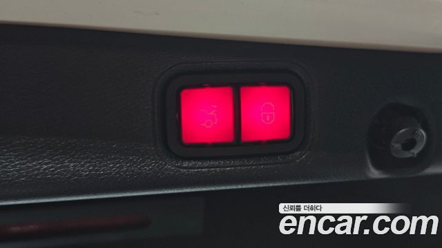 Mercedes-Benz E-Class 2022 — photo 33
