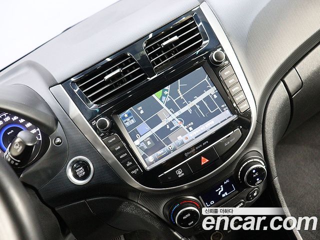 Hyundai Accent 2015 — photo 9