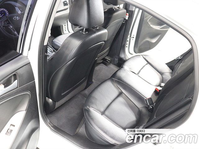 Hyundai Accent 2015 — photo 17