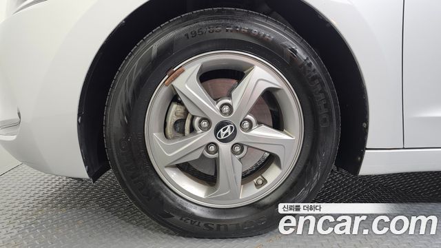 Hyundai AVANTE 2016 — photo 5