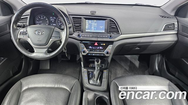 Hyundai AVANTE 2016 — photo 10