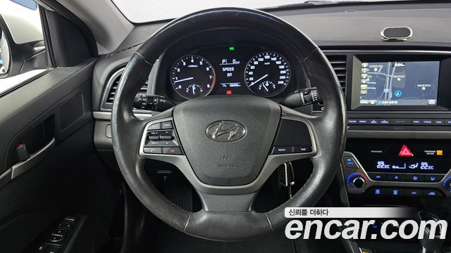 Hyundai AVANTE 2016 — photo 21