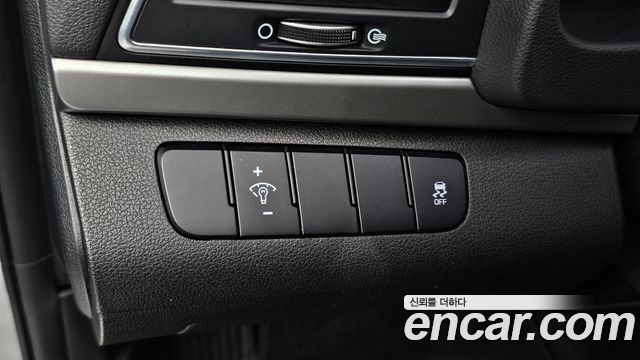Hyundai AVANTE 2016 — photo 25
