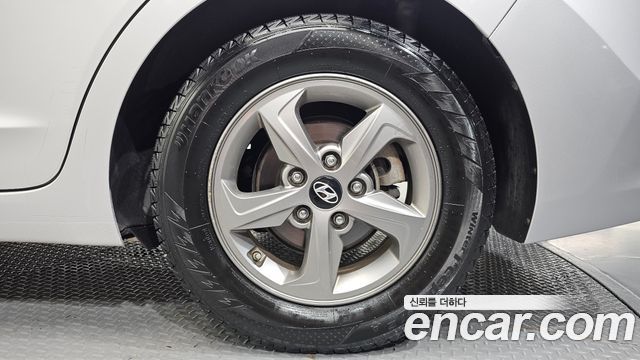 Hyundai AVANTE 2016 — photo 7