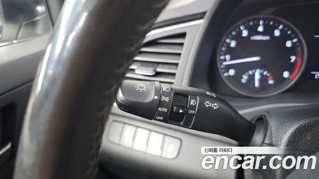 Hyundai AVANTE 2016 — photo 27