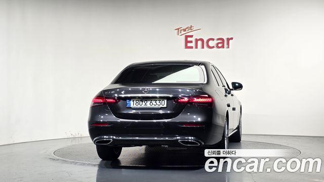 Mercedes-Benz E-Class 2021 — photo 4