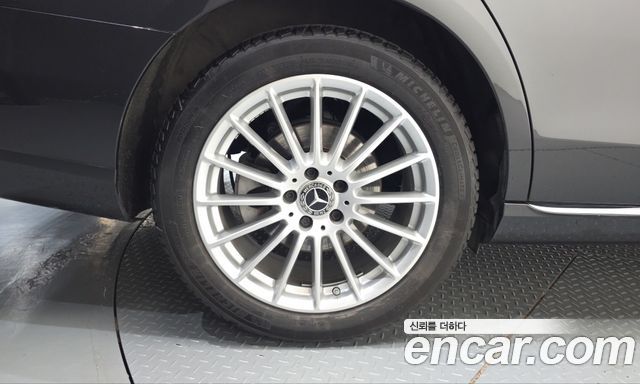 Mercedes-Benz E-Class 2021 — photo 5