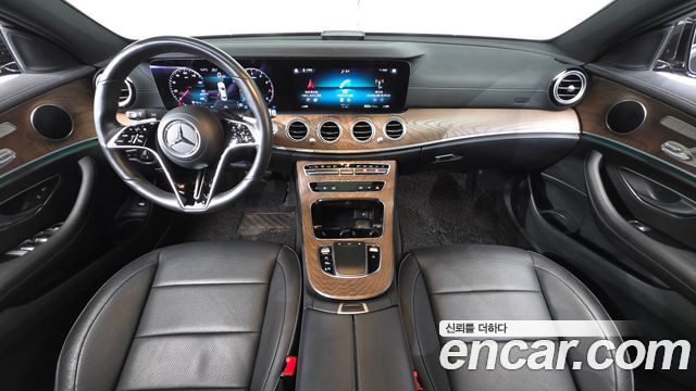 Mercedes-Benz E-Class 2021 — photo 10