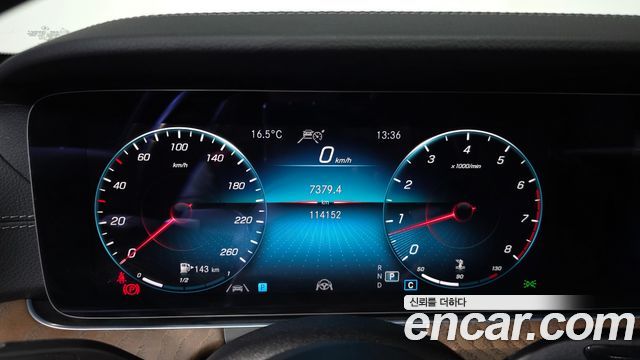 Mercedes-Benz E-Class 2021 — photo 11