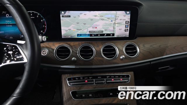 Mercedes-Benz E-Class 2021 — photo 18