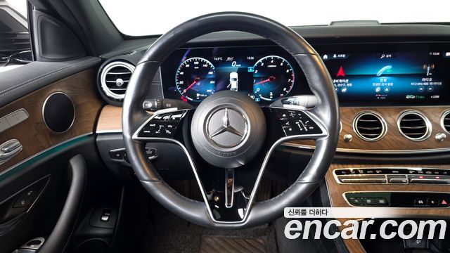 Mercedes-Benz E-Class 2021 — photo 19