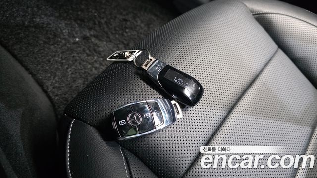 Mercedes-Benz E-Class 2021 — photo 21