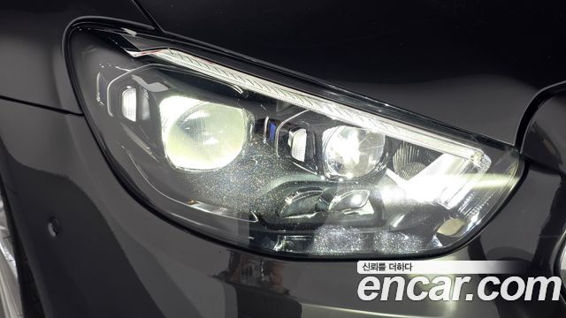 Mercedes-Benz E-Class 2021 — photo 8