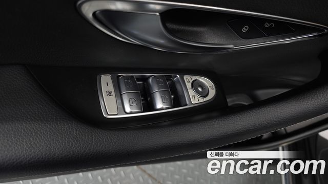 Mercedes-Benz E-Class 2021 — photo 29
