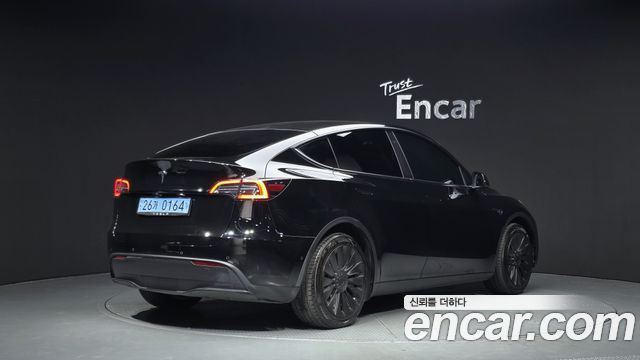 Tesla Model Y 2021 — photo 2