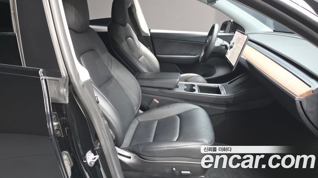 Tesla Model Y 2021 — photo 17