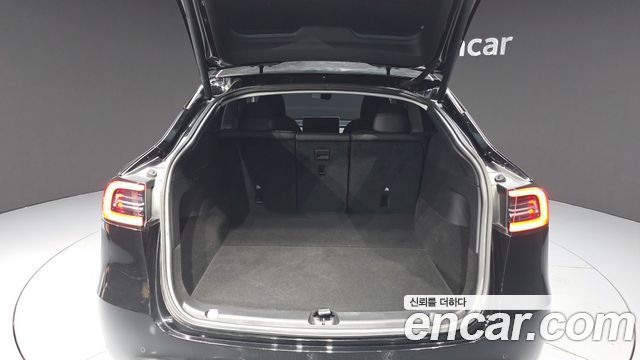 Tesla Model Y 2021 — photo 26