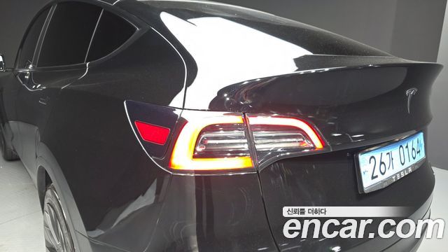 Tesla Model Y 2021 — photo 9