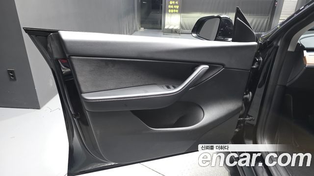 Tesla Model Y 2021 — photo 14