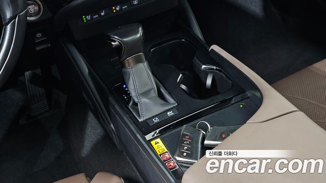Lexus ES 2024 — photo 9