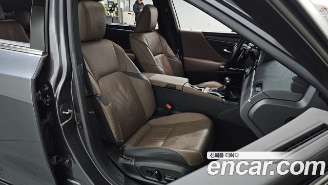 Lexus ES 2024 — photo 10