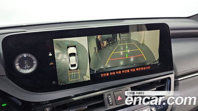 Lexus ES 2024 — photo 16
