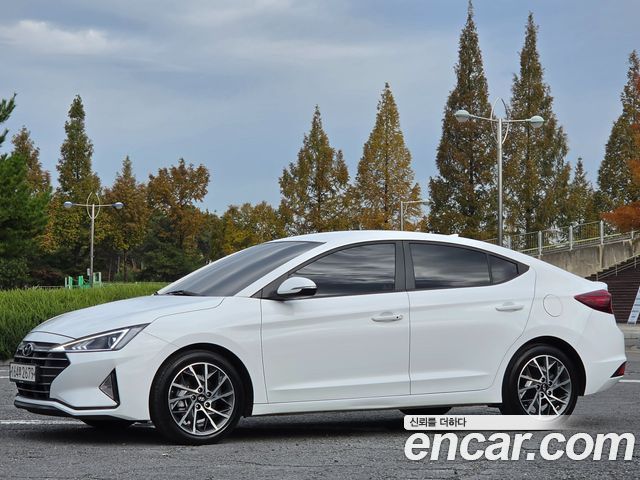 Hyundai AVANTE 2020 — photo 3