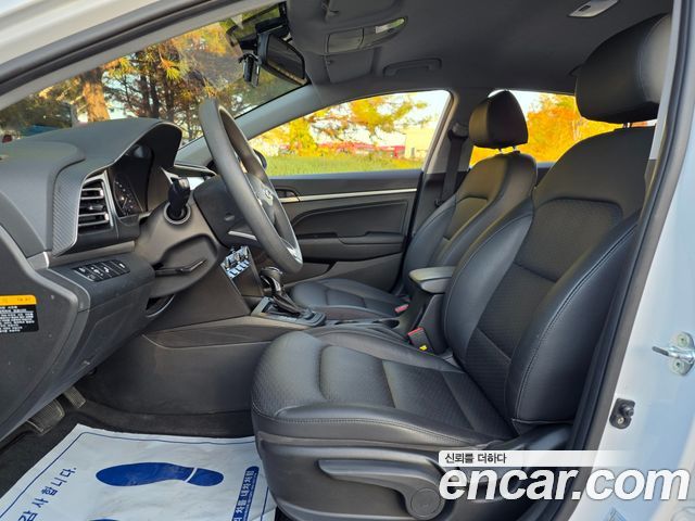 Hyundai AVANTE 2020 — photo 12