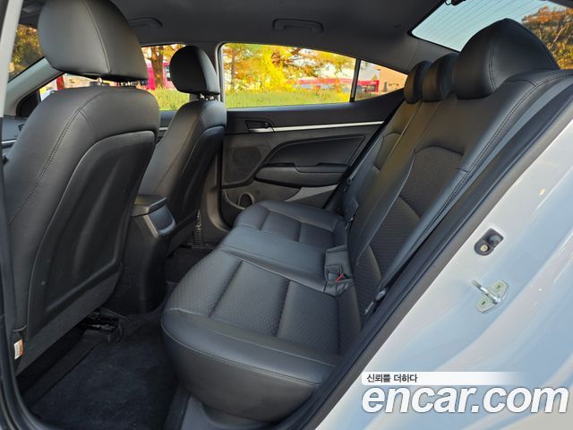 Hyundai AVANTE 2020 — photo 13