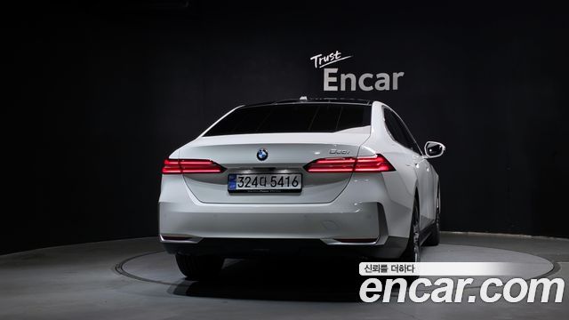 BMW 5-Series 2026 — photo 4