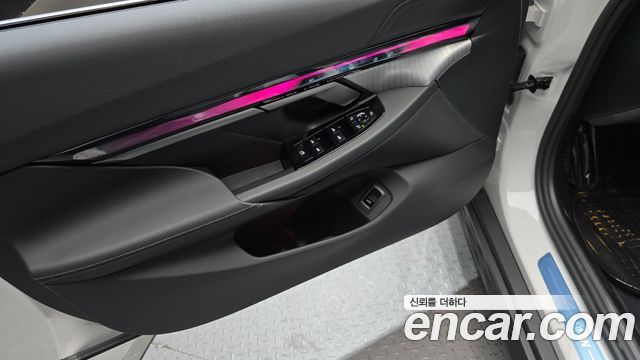 BMW 5-Series 2026 — photo 14