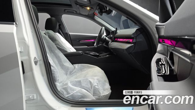 BMW 5-Series 2026 — photo 16