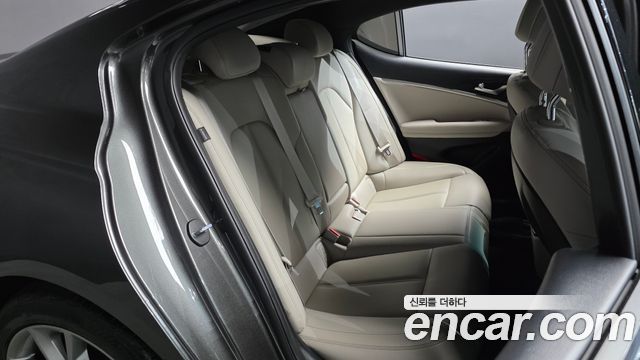 Genesis G70 2023 — photo 17