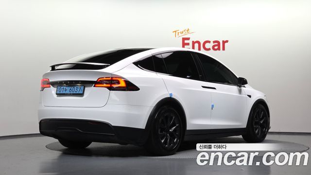 Tesla Model X 2023 — photo 2