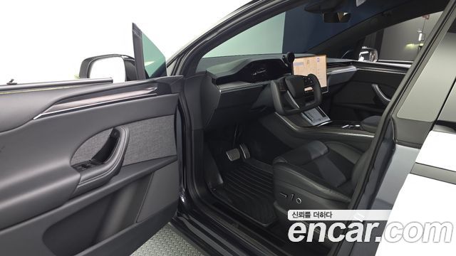 Tesla Model X 2023 — photo 13