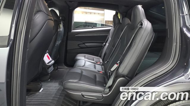 Tesla Model X 2023 — photo 17