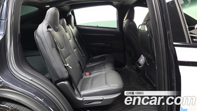 Tesla Model X 2023 — photo 18