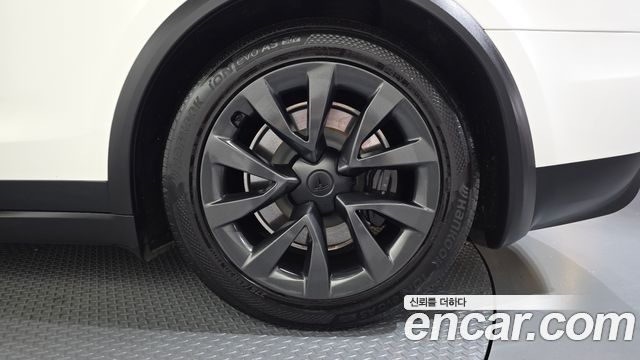 Tesla Model X 2023 — photo 7