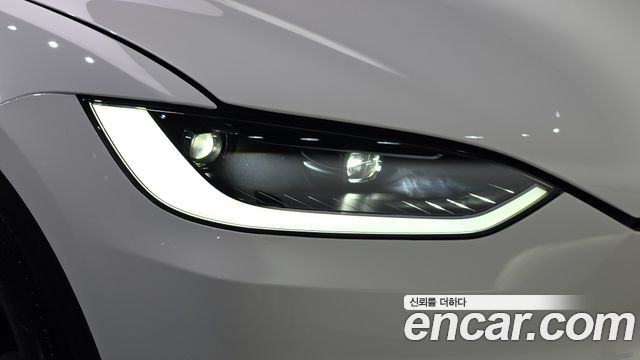 Tesla Model X 2023 — photo 8