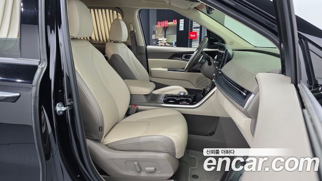 Kia Canival 2022 — photo 17