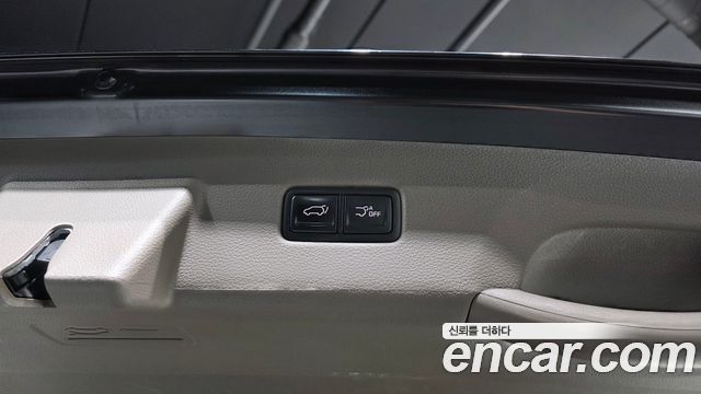 Kia Canival 2022 — photo 37