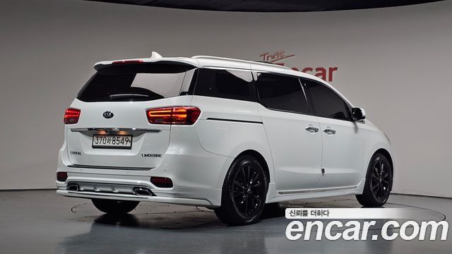 Kia Canival 2020 — photo 2