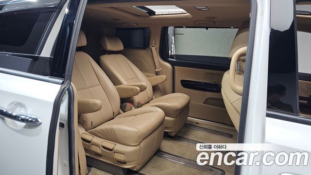 Kia Canival 2020 — photo 17