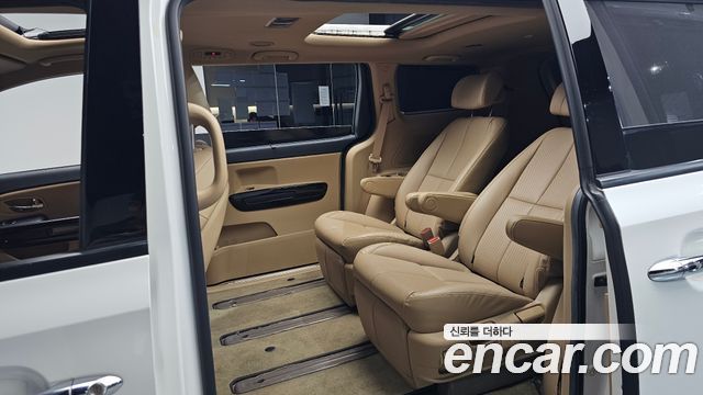 Kia Canival 2020 — photo 18