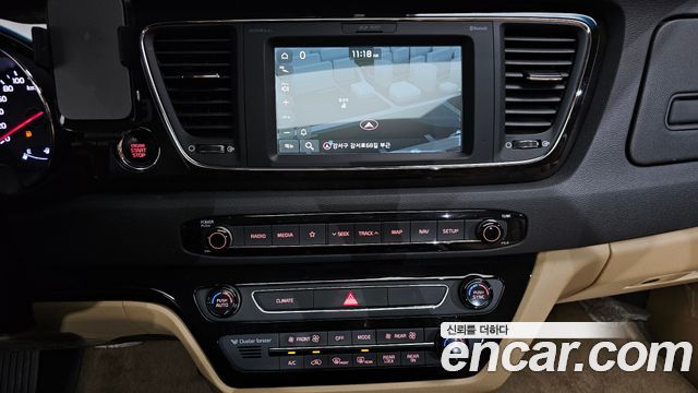 Kia Canival 2020 — photo 20