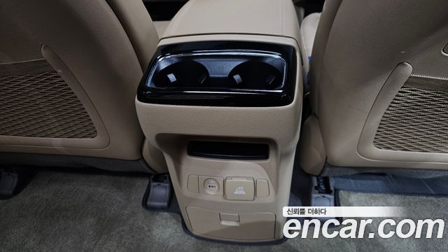 Kia Canival 2020 — photo 24