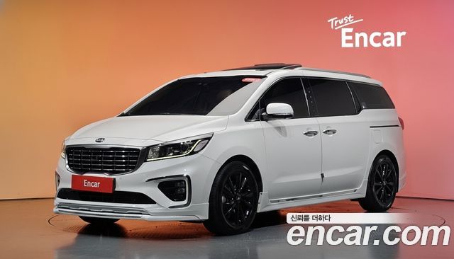 Kia Canival 2020 — photo 1