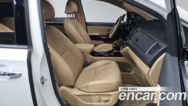Kia Canival 2020 — photo 16