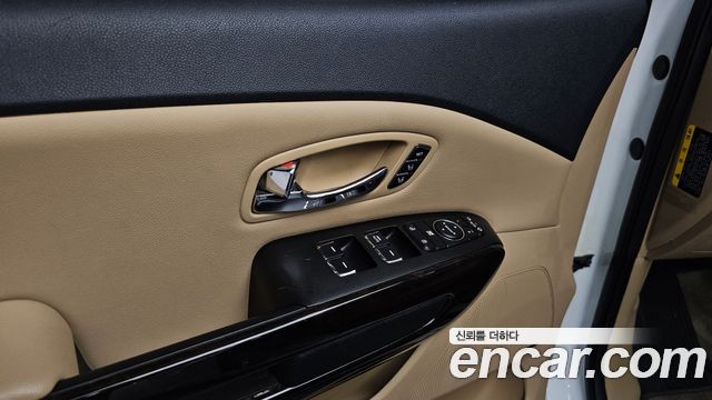 Kia Canival 2020 — photo 32